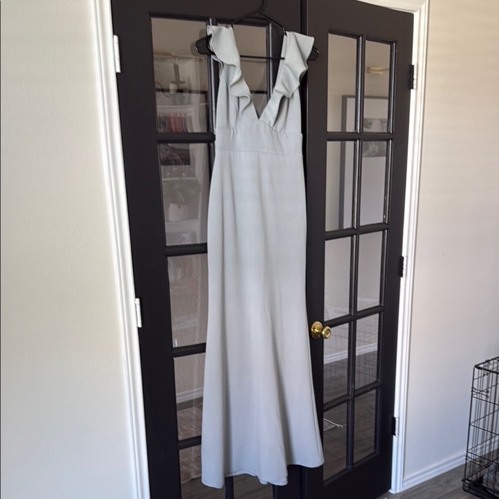 Lulu's Gray Sleeveless V-Neck Gown